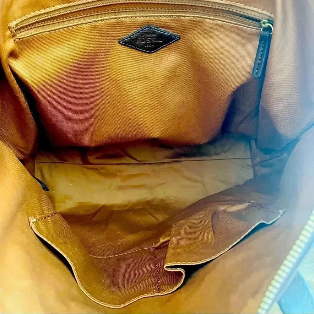 NWOT Fossil Feather/Leaf Print Rachel Leather Tote With Key Charm - Picture 7 of 8